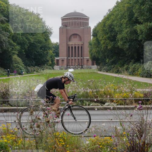 14.09.2025 - Stadtparktriathlon Michael Burmester http://msf.ph/oto/8903263 14.09.2025 10:21:20 Radfahren 524, 566, 648 meine-sportfotos.de