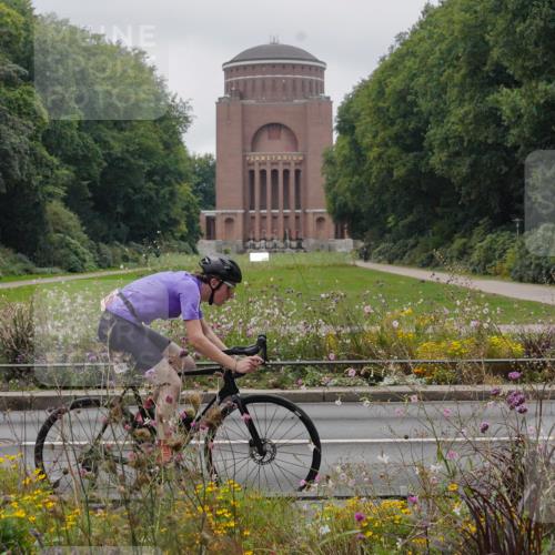 14.09.2025 - Stadtparktriathlon Michael Burmester http://msf.ph/oto/8903269 14.09.2025 10:21:43 Radfahren 528, 531, 562, 570, 586, 639, 691 meine-sportfotos.de