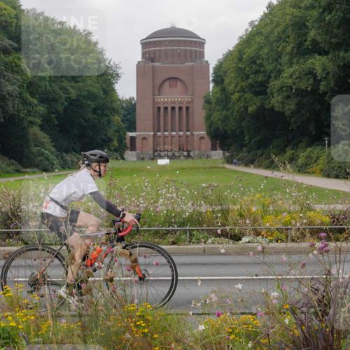 14.09.2025 - Stadtparktriathlon Michael Burmester http://msf.ph/oto/8903335 14.09.2025 10:25:00 Radfahren 519, 536, 668, 679 meine-sportfotos.de