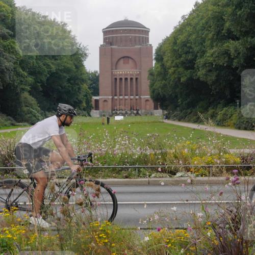 14.09.2025 - Stadtparktriathlon Michael Burmester http://msf.ph/oto/8903339 14.09.2025 10:25:17 Radfahren 571, 576, 660, 671 meine-sportfotos.de