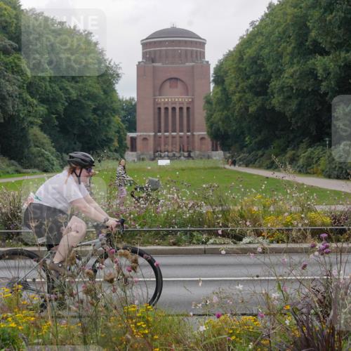 14.09.2025 - Stadtparktriathlon Michael Burmester http://msf.ph/oto/8903377 14.09.2025 10:27:23 Radfahren 512, 535, 577, 651 meine-sportfotos.de