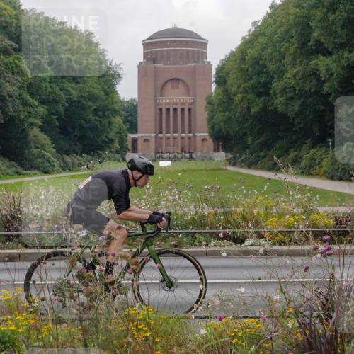 14.09.2025 - Stadtparktriathlon Michael Burmester http://msf.ph/oto/8903395 14.09.2025 10:28:48 Radfahren 592, 611, 619, 632, 720 meine-sportfotos.de