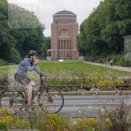 14.09.2025 - Stadtparktriathlon Michael Burmester http://msf.ph/oto/8903454 14.09.2025 10:32:35 Radfahren 698 meine-sportfotos.de
