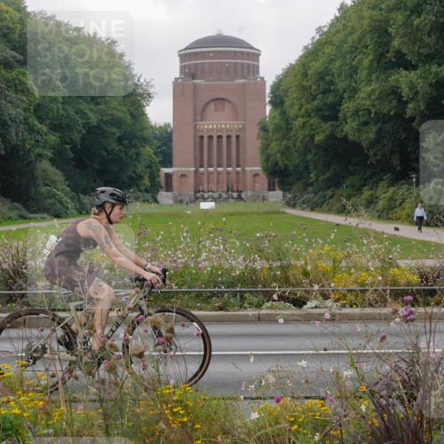 14.09.2025 - Stadtparktriathlon Michael Burmester http://msf.ph/oto/8903455 14.09.2025 10:32:45 Radfahren 646, 701 meine-sportfotos.de