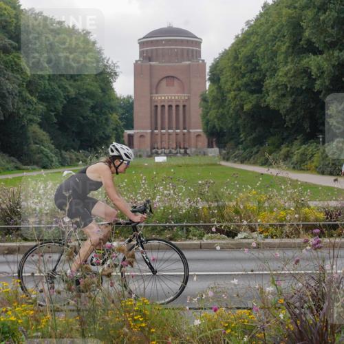 14.09.2025 - Stadtparktriathlon Michael Burmester http://msf.ph/oto/8903456 14.09.2025 10:32:51 Radfahren 646, 701 meine-sportfotos.de