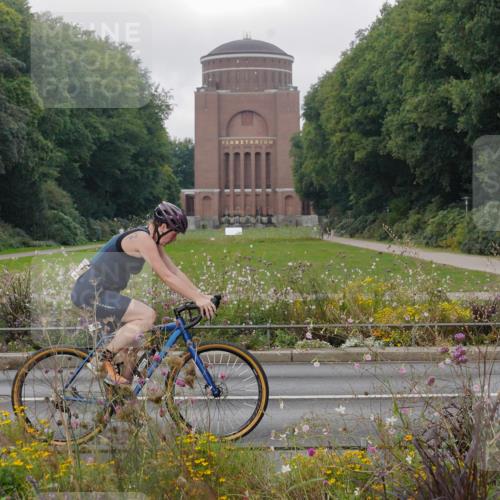 14.09.2025 - Stadtparktriathlon Michael Burmester http://msf.ph/oto/8903460 14.09.2025 10:33:20 Radfahren 662, 678 meine-sportfotos.de