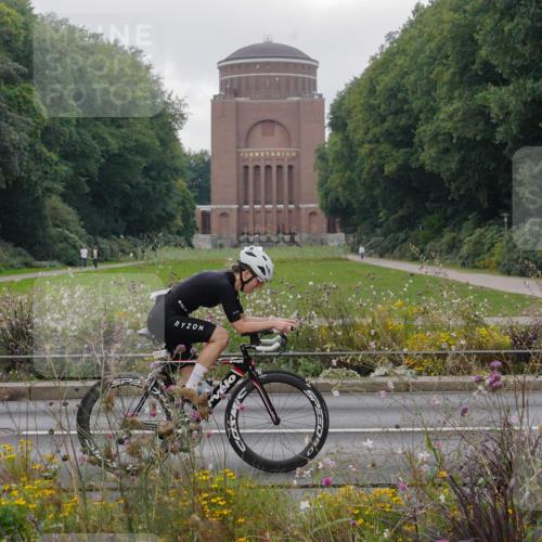 14.09.2025 - Stadtparktriathlon Michael Burmester http://msf.ph/oto/8903466 14.09.2025 10:33:51 Radfahren 557, 638, 663, 665, 674, 735 meine-sportfotos.de