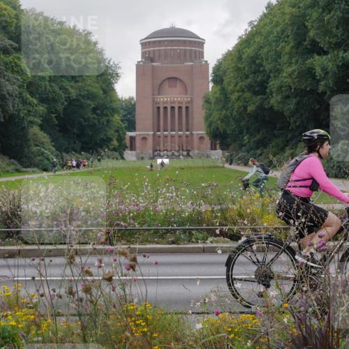 14.09.2025 - Stadtparktriathlon Michael Burmester http://msf.ph/oto/8903482 14.09.2025 10:35:16 Radfahren 536, 671, 679 meine-sportfotos.de