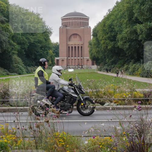 14.09.2025 - Stadtparktriathlon Michael Burmester http://msf.ph/oto/8903496 14.09.2025 10:36:14 Radfahren 542, 633, 661, 770 meine-sportfotos.de