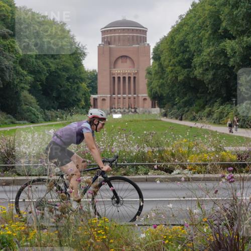14.09.2025 - Stadtparktriathlon Michael Burmester http://msf.ph/oto/8903502 14.09.2025 10:36:36 Radfahren 686, 717, 720, 817 meine-sportfotos.de