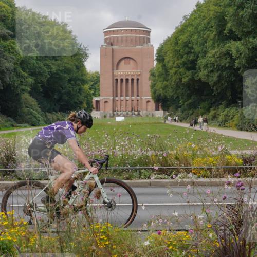 14.09.2025 - Stadtparktriathlon Michael Burmester http://msf.ph/oto/8903528 14.09.2025 10:37:45 Radfahren 639, 648 meine-sportfotos.de