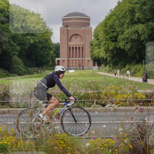 14.09.2025 - Stadtparktriathlon Michael Burmester http://msf.ph/oto/8903551 14.09.2025 10:38:55 Radfahren 581, 624, 706, 779 meine-sportfotos.de