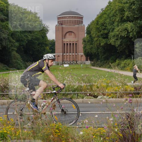14.09.2025 - Stadtparktriathlon Michael Burmester http://msf.ph/oto/8903566 14.09.2025 10:39:19 Radfahren 515, 637, 758, 786, 801 meine-sportfotos.de