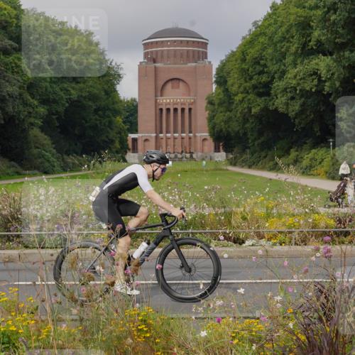 14.09.2025 - Stadtparktriathlon Michael Burmester http://msf.ph/oto/8903567 14.09.2025 10:39:23 Radfahren 515, 637, 758, 801, 815 meine-sportfotos.de
