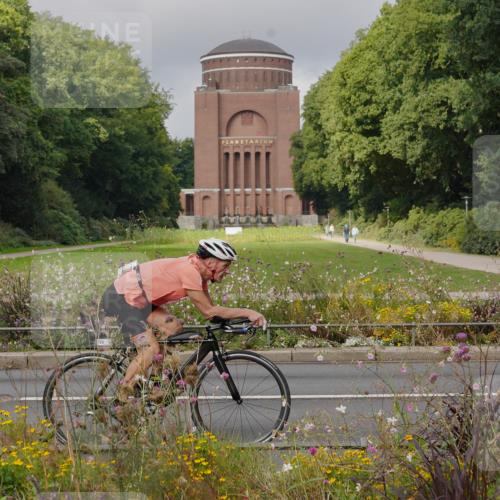 14.09.2025 - Stadtparktriathlon Michael Burmester http://msf.ph/oto/8903577 14.09.2025 10:39:59 Radfahren 647, 736, 740, 776, 780, 790 meine-sportfotos.de