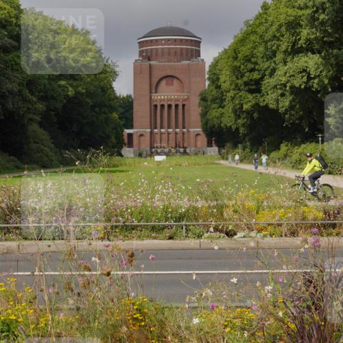 14.09.2025 - Stadtparktriathlon Michael Burmester http://msf.ph/oto/8903592 14.09.2025 10:40:21 Radfahren 626, 712, 714, 818 meine-sportfotos.de