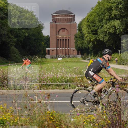 14.09.2025 - Stadtparktriathlon Michael Burmester http://msf.ph/oto/8903599 14.09.2025 10:40:26 Radfahren 626, 714, 807, 818 meine-sportfotos.de