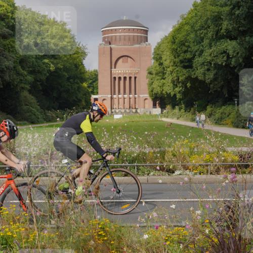 14.09.2025 - Stadtparktriathlon Michael Burmester http://msf.ph/oto/8903622 14.09.2025 10:41:01 Radfahren 662, 665, 695, 729, 762, 781, 802 meine-sportfotos.de