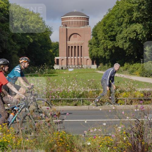 14.09.2025 - Stadtparktriathlon Michael Burmester http://msf.ph/oto/8903710 14.09.2025 10:43:02 Radfahren 600, 601, 710, 772 meine-sportfotos.de