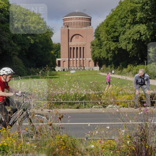 14.09.2025 - Stadtparktriathlon Michael Burmester http://msf.ph/oto/8903712 14.09.2025 10:43:06 Radfahren 600, 601, 663, 710, 772 meine-sportfotos.de