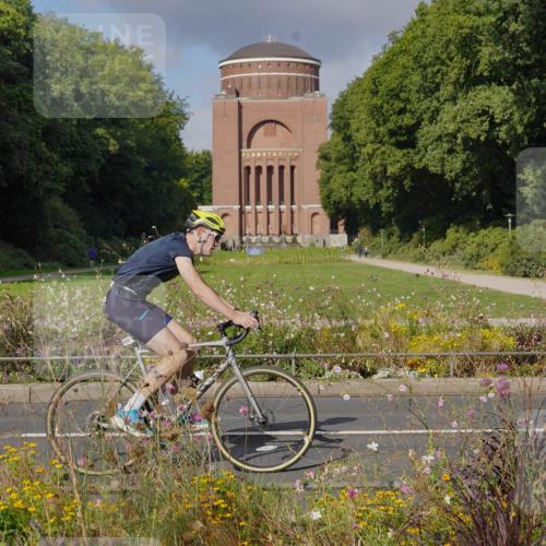 14.09.2025 - Stadtparktriathlon Michael Burmester http://msf.ph/oto/8903724 14.09.2025 10:43:46 Radfahren 651, 717, 797, 806 meine-sportfotos.de