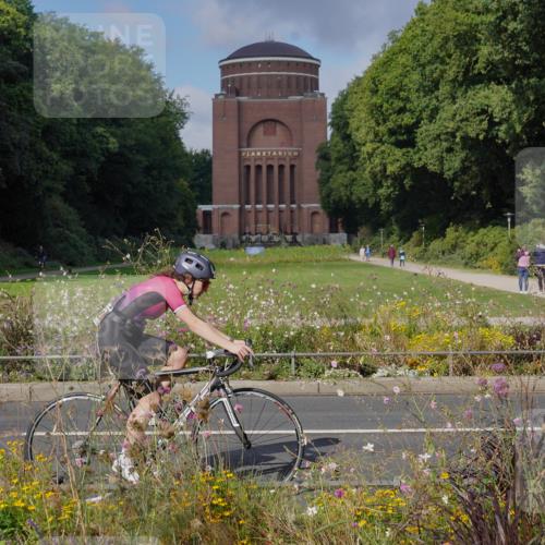 14.09.2025 - Stadtparktriathlon Michael Burmester http://msf.ph/oto/8903734 14.09.2025 10:44:30 Radfahren 633, 677, 720, 727, 752 meine-sportfotos.de