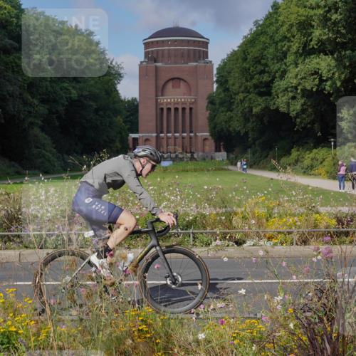 14.09.2025 - Stadtparktriathlon Michael Burmester http://msf.ph/oto/8903735 14.09.2025 10:44:37 Radfahren 727, 813 meine-sportfotos.de
