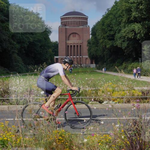 14.09.2025 - Stadtparktriathlon Michael Burmester http://msf.ph/oto/8903737 14.09.2025 10:44:47 Radfahren 631, 694, 743, 785, 813 meine-sportfotos.de