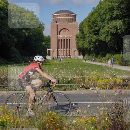 14.09.2025 - Stadtparktriathlon Michael Burmester http://msf.ph/oto/8903756 14.09.2025 10:45:41 Radfahren 622, 686, 761 meine-sportfotos.de
