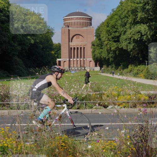 14.09.2025 - Stadtparktriathlon Michael Burmester http://msf.ph/oto/8903764 14.09.2025 10:46:20 Radfahren 632, 766 meine-sportfotos.de