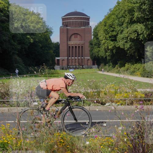 14.09.2025 - Stadtparktriathlon Michael Burmester http://msf.ph/oto/8903784 14.09.2025 10:47:35 Radfahren 650, 780, 801 meine-sportfotos.de