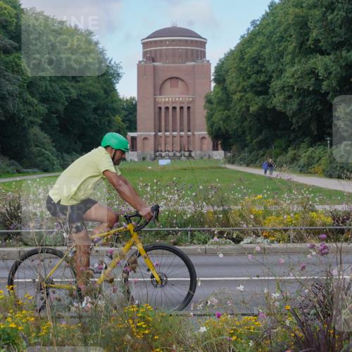 14.09.2025 - Stadtparktriathlon Michael Burmester http://msf.ph/oto/8903809 14.09.2025 10:49:00 Radfahren 558, 626, 746, 760, 770, 771, 778, 802 meine-sportfotos.de