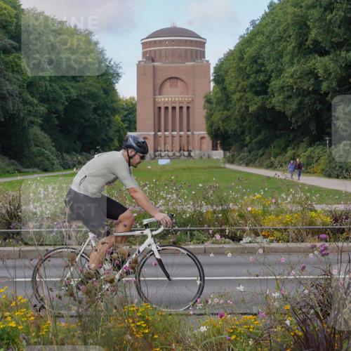 14.09.2025 - Stadtparktriathlon Michael Burmester http://msf.ph/oto/8903816 14.09.2025 10:49:15 Radfahren 637, 674, 755, 774, 816 meine-sportfotos.de