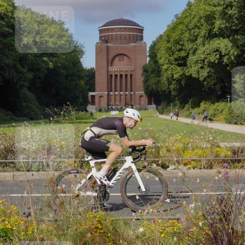 14.09.2025 - Stadtparktriathlon Michael Burmester http://msf.ph/oto/8903835 14.09.2025 10:50:28 Radfahren 698, 710, 763 meine-sportfotos.de