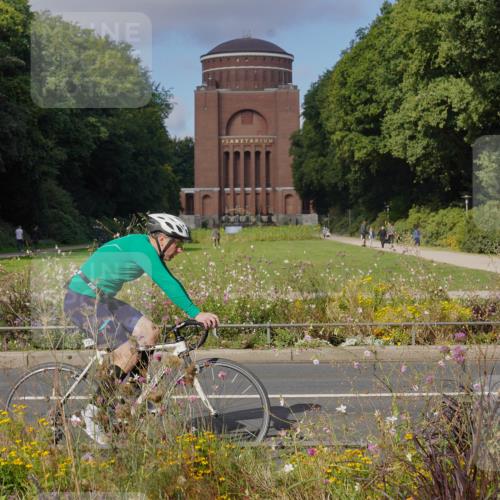 14.09.2025 - Stadtparktriathlon Michael Burmester http://msf.ph/oto/8903840 14.09.2025 10:50:40 Radfahren 676, 683, 739, 753, 782 meine-sportfotos.de