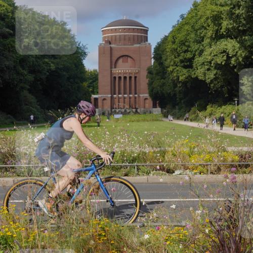 14.09.2025 - Stadtparktriathlon Michael Burmester http://msf.ph/oto/8903847 14.09.2025 10:51:02 Radfahren 621, 654, 678 meine-sportfotos.de