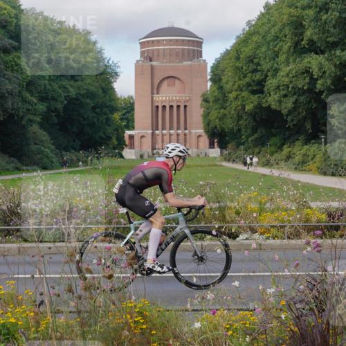 14.09.2025 - Stadtparktriathlon Michael Burmester http://msf.ph/oto/8903896 14.09.2025 10:54:22 Radfahren 779, 815, 823, 865 meine-sportfotos.de