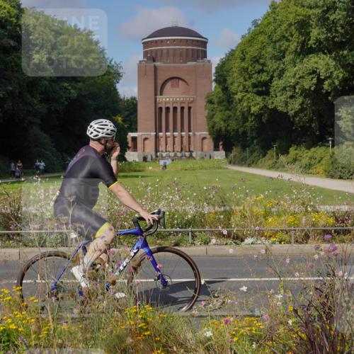 14.09.2025 - Stadtparktriathlon Michael Burmester http://msf.ph/oto/8903952 14.09.2025 10:56:41 Radfahren 697, 755, 771, 774, 776, 778, 788, 807, 811, 849, 914 meine-sportfotos.de