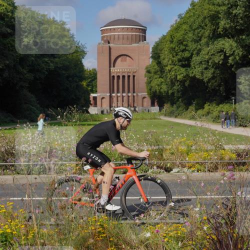 14.09.2025 - Stadtparktriathlon Michael Burmester http://msf.ph/oto/8903966 14.09.2025 10:57:02 Radfahren 782, 798, 909 meine-sportfotos.de
