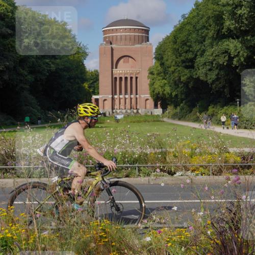 14.09.2025 - Stadtparktriathlon Michael Burmester http://msf.ph/oto/8903968 14.09.2025 10:57:12 Radfahren 626, 754, 782, 850 meine-sportfotos.de