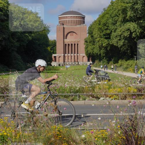 14.09.2025 - Stadtparktriathlon Michael Burmester http://msf.ph/oto/8903976 14.09.2025 10:57:40 Radfahren 638, 744, 777, 833 meine-sportfotos.de