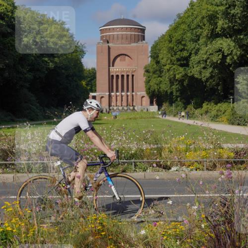14.09.2025 - Stadtparktriathlon Michael Burmester http://msf.ph/oto/8903981 14.09.2025 10:57:57 Radfahren 637, 737, 816, 836, 841, 853 meine-sportfotos.de