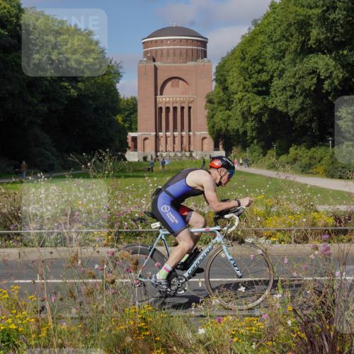 14.09.2025 - Stadtparktriathlon Michael Burmester http://msf.ph/oto/8903989 14.09.2025 10:58:24 Radfahren 692, 820, 835, 846, 848, 852, 859, 861, 872, 898, 919 meine-sportfotos.de