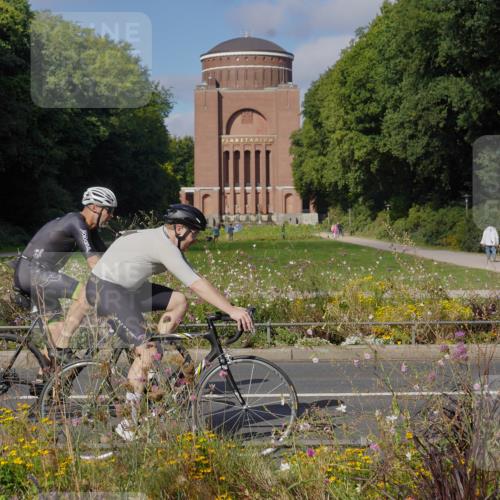 14.09.2025 - Stadtparktriathlon Michael Burmester http://msf.ph/oto/8903993 14.09.2025 10:58:29 Radfahren 820, 821, 835, 846, 848, 852, 859, 861, 872, 898, 919 meine-sportfotos.de