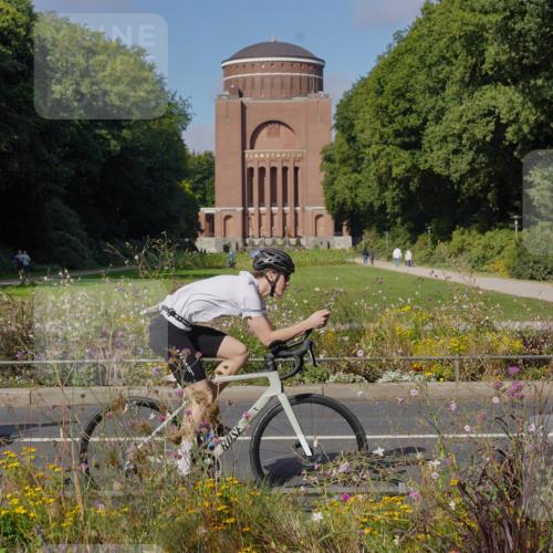 14.09.2025 - Stadtparktriathlon Michael Burmester http://msf.ph/oto/8904016 14.09.2025 10:59:26 Radfahren 698, 748, 752, 775, 800, 813, 889 meine-sportfotos.de
