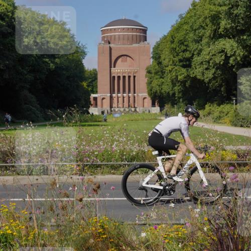 14.09.2025 - Stadtparktriathlon Michael Burmester http://msf.ph/oto/8904017 14.09.2025 10:59:27 Radfahren 698, 748, 752, 775, 800, 813, 889 meine-sportfotos.de