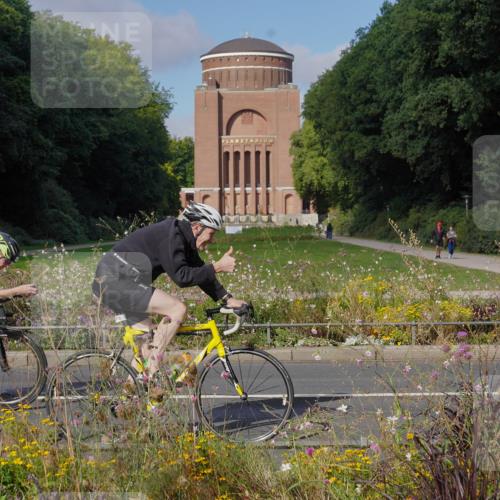 14.09.2025 - Stadtparktriathlon Michael Burmester http://msf.ph/oto/8904028 14.09.2025 11:00:28 Radfahren 601, 829, 871, 878, 915 meine-sportfotos.de