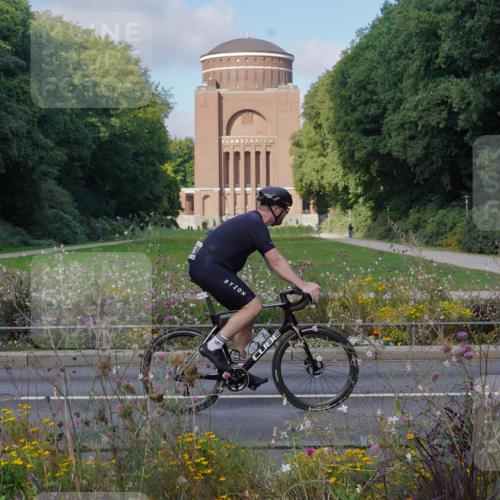14.09.2025 - Stadtparktriathlon Michael Burmester http://msf.ph/oto/8904042 14.09.2025 11:00:50 Radfahren 716, 724, 730, 735, 793, 805, 865, 918 meine-sportfotos.de