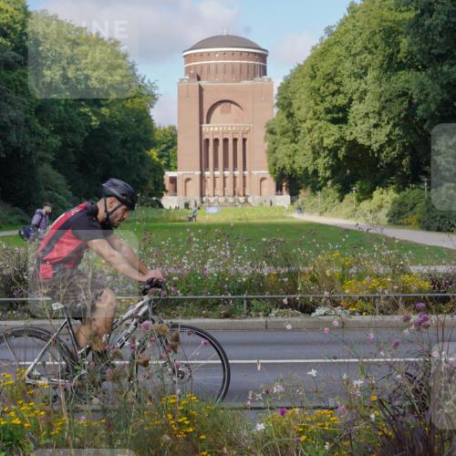 14.09.2025 - Stadtparktriathlon Michael Burmester http://msf.ph/oto/8904048 14.09.2025 11:01:05 Radfahren 758, 797, 806, 825, 843, 892, 895 meine-sportfotos.de