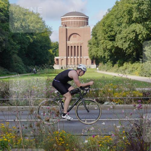 14.09.2025 - Stadtparktriathlon Michael Burmester http://msf.ph/oto/8904051 14.09.2025 11:01:18 Radfahren 749, 766, 808, 876, 902 meine-sportfotos.de